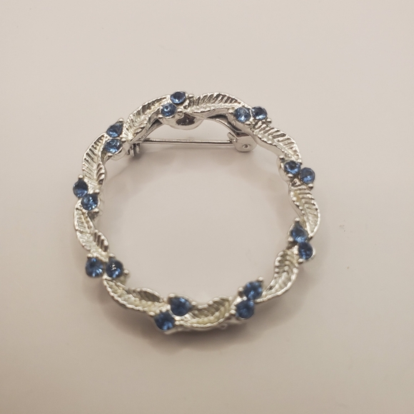 Gerry's Circle Brooch - Picture 1 of 4